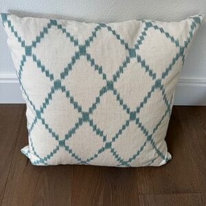 4 Linen Pillows with down feather inserts